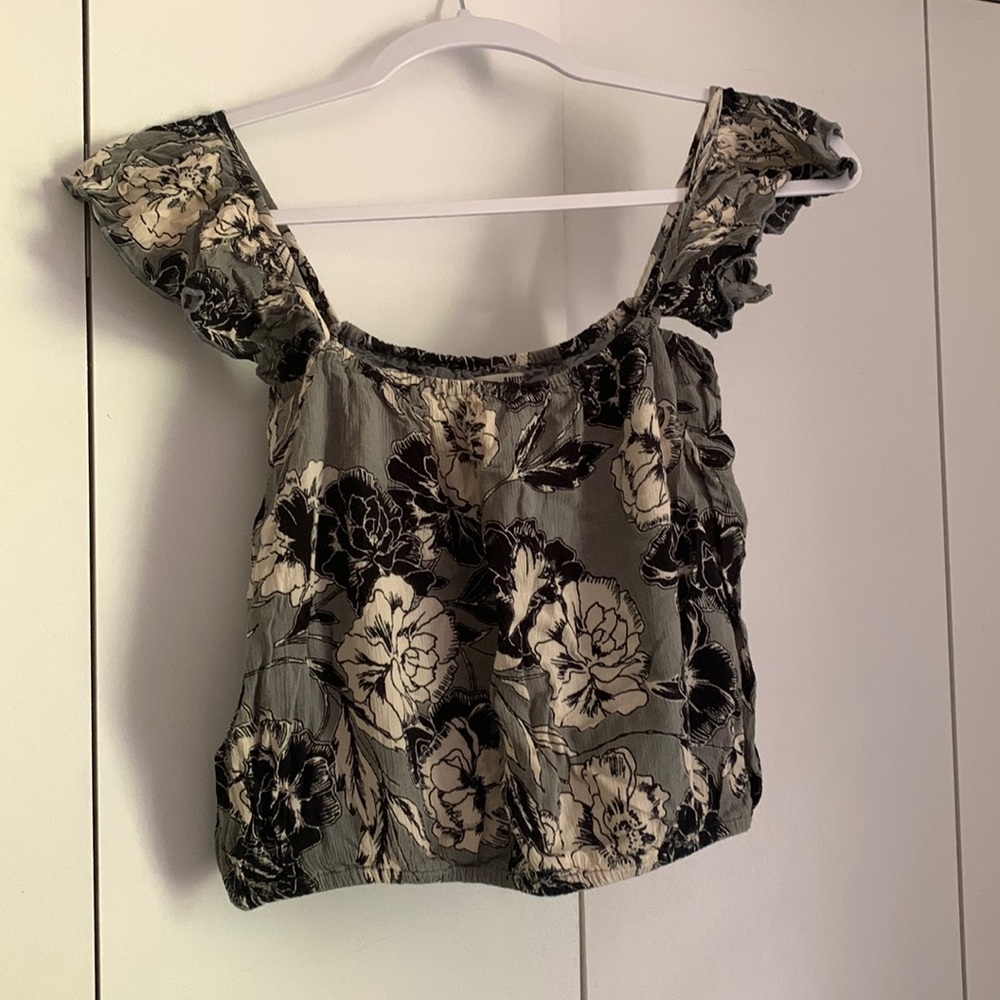 Adorable floral blouse